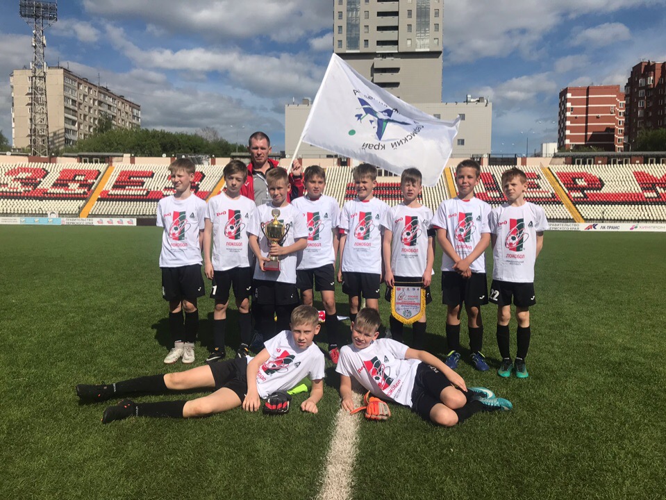 Команды юношей и девушек Академии футбола завоевали победу Фестиваля «Локобол»